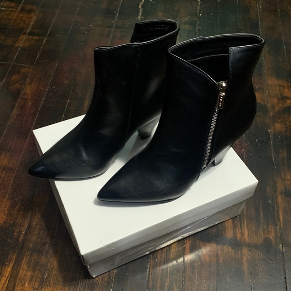 NWT/B UNILADY Black Block-heel Booties - Picture 2 of 14